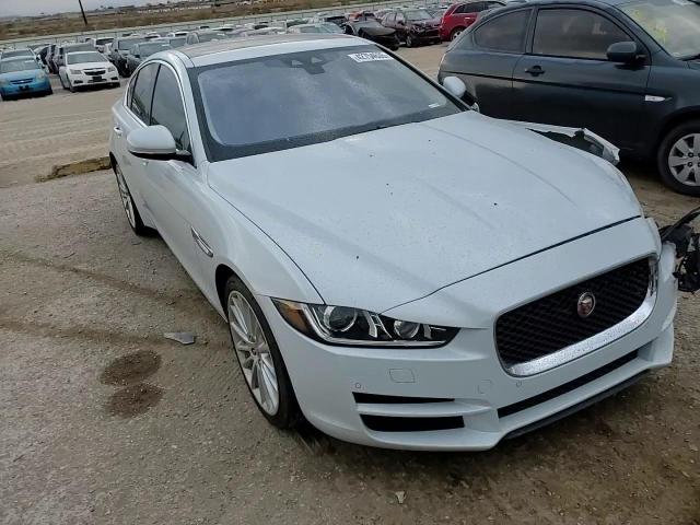 2017 Jaguar XE - Image 11