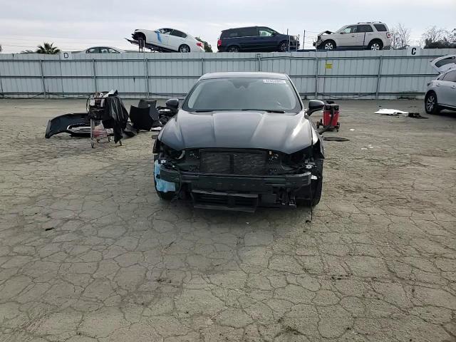 2020 Ford Fusion - Image 11