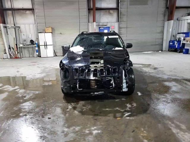 2017 Jeep Grand Cherokee - Image 14