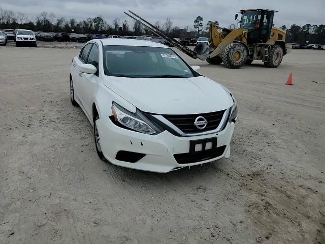 2018 Nissan Altima - Image 11
