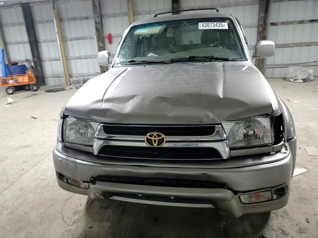 2002 Toyota 4Runner - Image 11