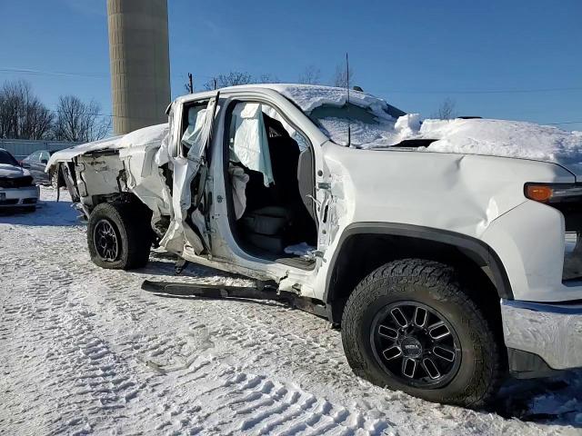2021 Chevrolet Silverado - Image 11