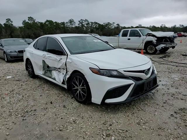 2022 Toyota Camry - Image 13