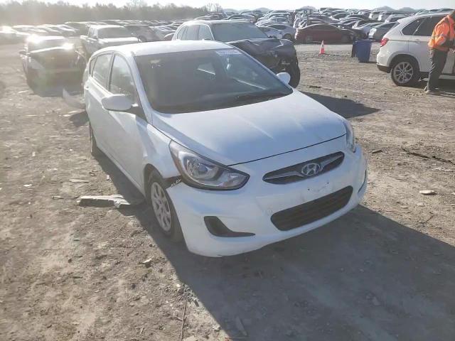 2014 Hyundai Accent - Image 10
