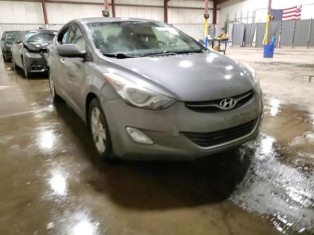 2013 Hyundai Elantra - Image 13