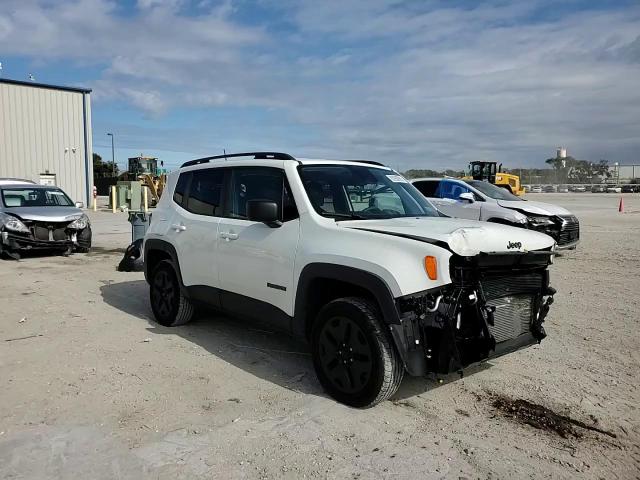 2018 Jeep Renegade - Image 11