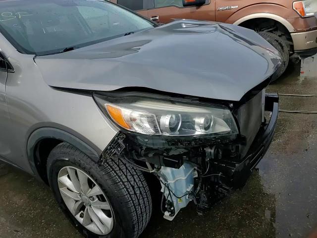 2017 Kia Sorento - Image 15