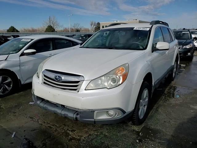 2012 Subaru Outback - Image 14