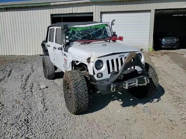 2015 Jeep Wrangler - Image 14