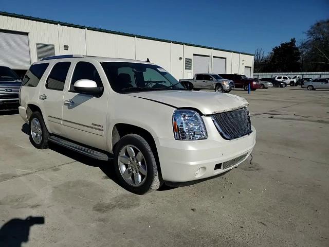 2011 GMC Yukon - Image 12