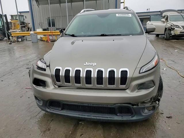 2017 Jeep Grand Cherokee - Image 14