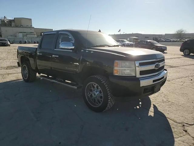 2009 Chevrolet Silverado - Image 11