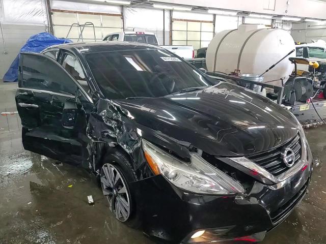 2017 Nissan Altima - Image 13