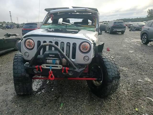 2011 Jeep Wrangler - Image 11