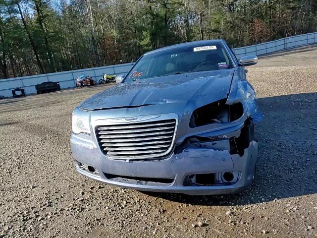 2011 Chrysler 300 - Image 11