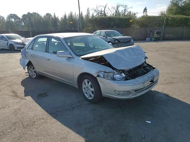 2001 Toyota Avalon - Image 11