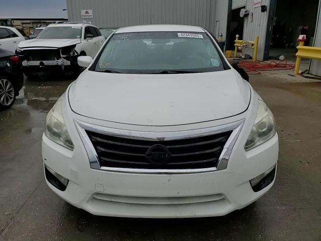 2015 Nissan Altima - Image 12