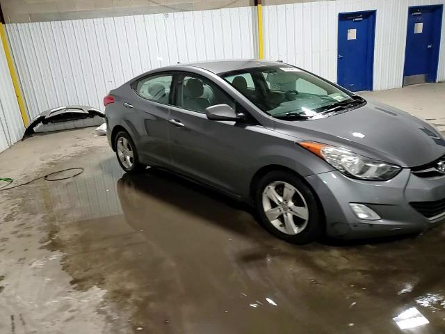 2012 Hyundai Elantra - Image 13