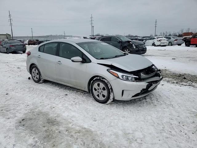 2018 Kia Forte - Image 11
