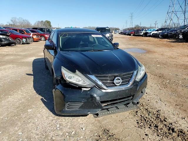 2017 Nissan Altima - Image 10