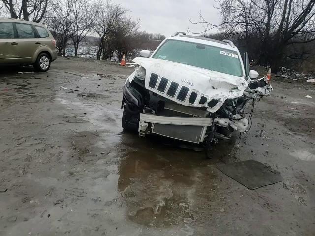 2019 Jeep Grand Cherokee - Image 11
