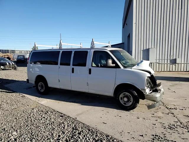 2018 Chevrolet Express - Image 14