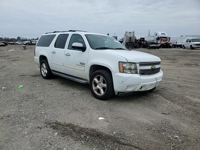 2010 Chevrolet Suburban - Image 12