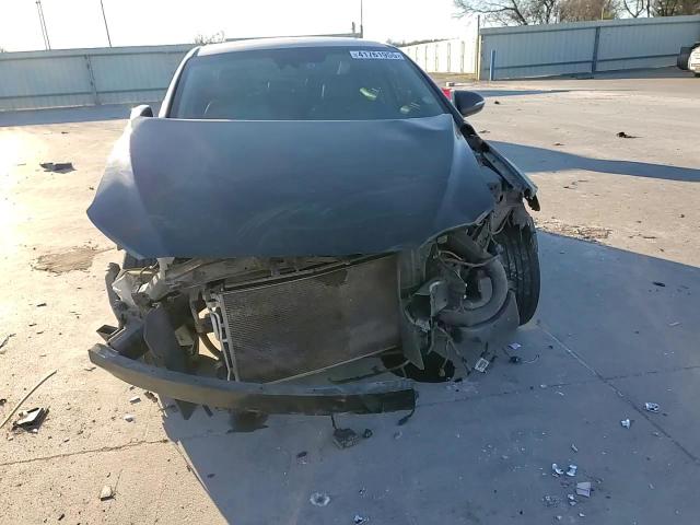 2017 Hyundai Elantra - Image 10
