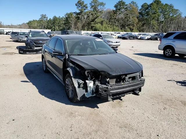 2016 Volkswagen Passat - Image 11