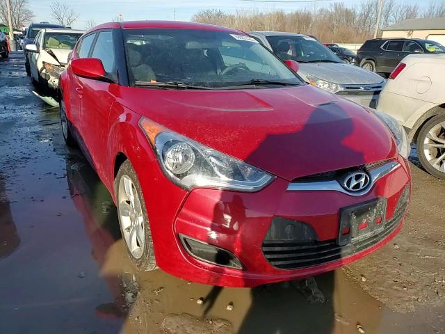 2015 Hyundai Veloster - Image 13