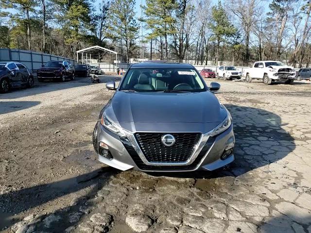 2019 Nissan Altima - Image 13