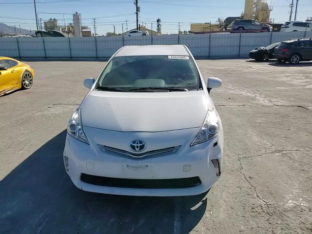 2013 Toyota Prius - Image 10
