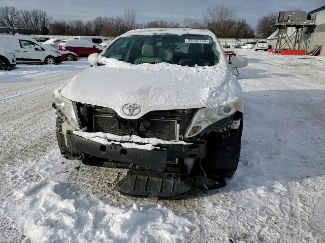 2011 Toyota Venza - Image 12
