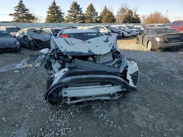 2018 Toyota Prius - Image 10