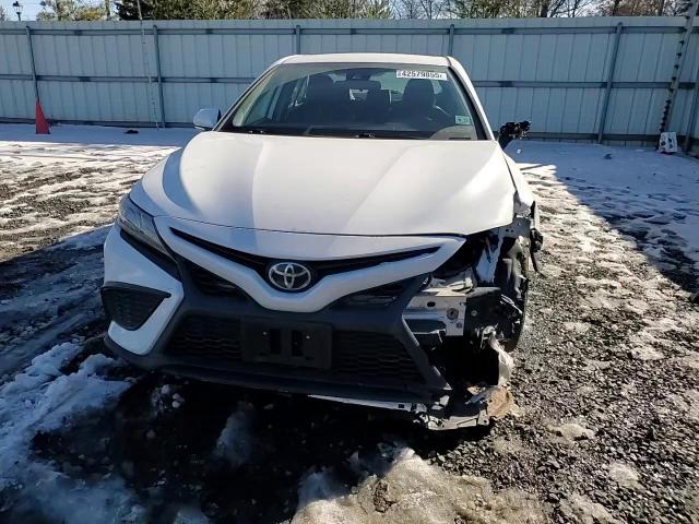 2022 Toyota Camry - Image 11