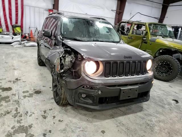 2017 Jeep Renegade - Image 11