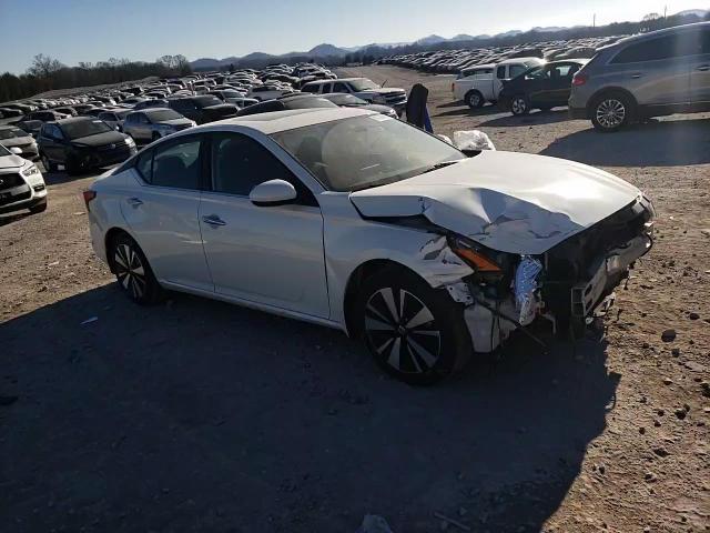 2019 Nissan Altima - Image 11