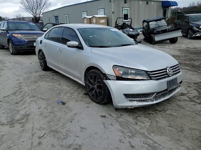 2014 Volkswagen Passat - Image 11