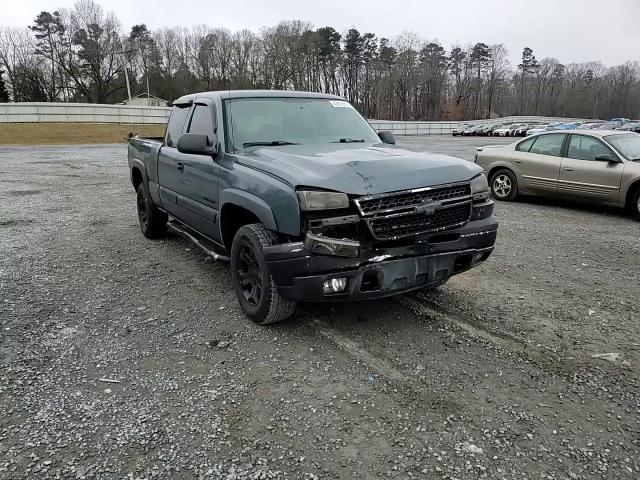 2006 Chevrolet Silverado - Image 10
