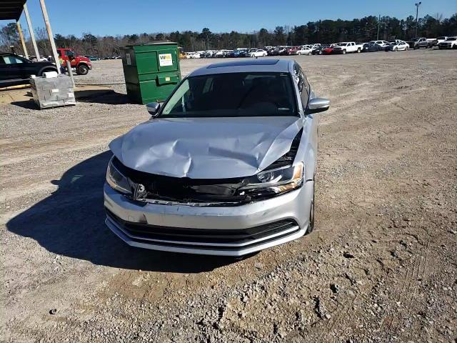 2015 Volkswagen Jetta - Image 11
