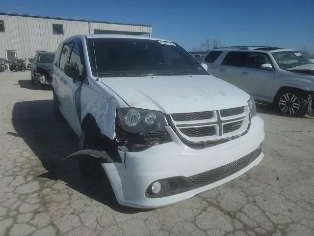 2018 Dodge Caravan - Image 11