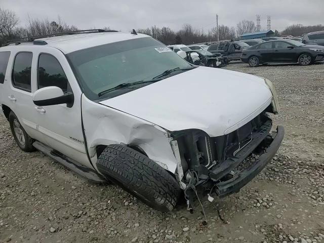 2009 GMC Yukon - Image 12