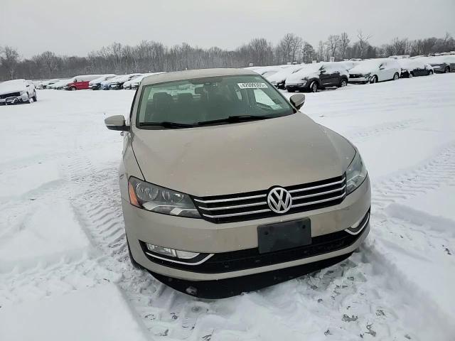 2015 Volkswagen Passat - Image 13