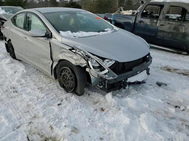 2016 Hyundai Elantra - Image 11