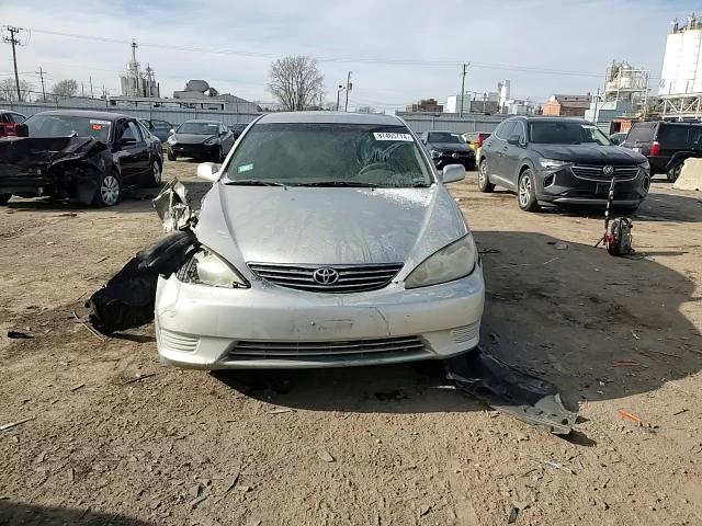 2005 Toyota Camry - Image 11