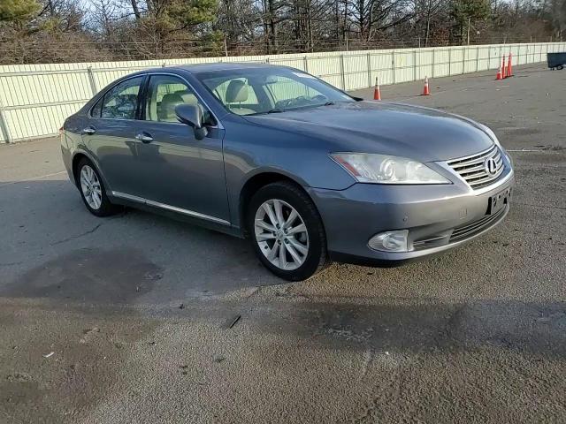 2012 Lexus ES - Image 11