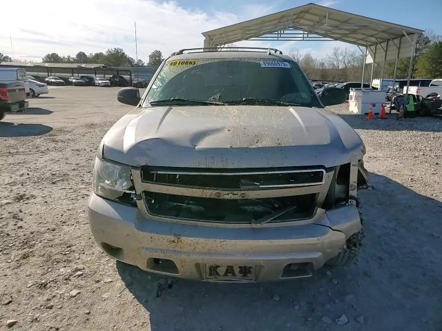 2008 Chevrolet Avalanche - Image 11