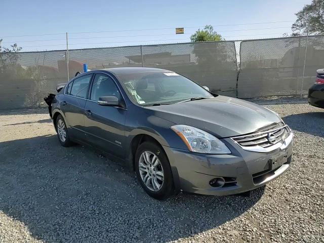 2011 Nissan Altima - Image 10