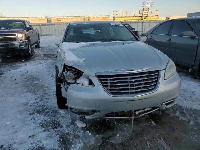 2011 Chrysler 200 - Image 10