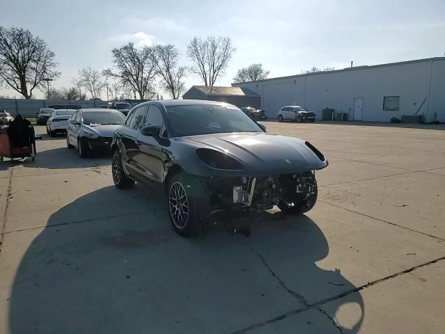 2018 Porsche Macan - Image 12